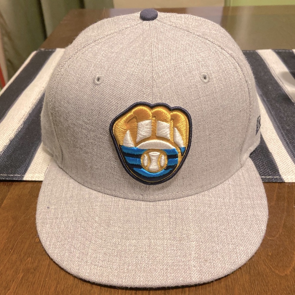 Men's Milwaukee Brewers New Era Gray 59FIFTY Flag Glove Fitted Hat (7 3/8)
